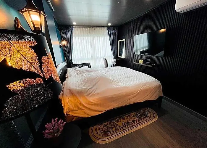 Private Luxury Flat At Sukhumvit Rd Subway